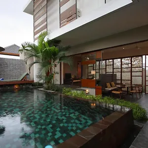 **** Herberg Tegal Sari Indonesië