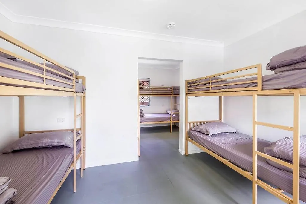 Hostel Surf Inn Boutique Backpackers - Free Breakfast Gold Coast Australia
