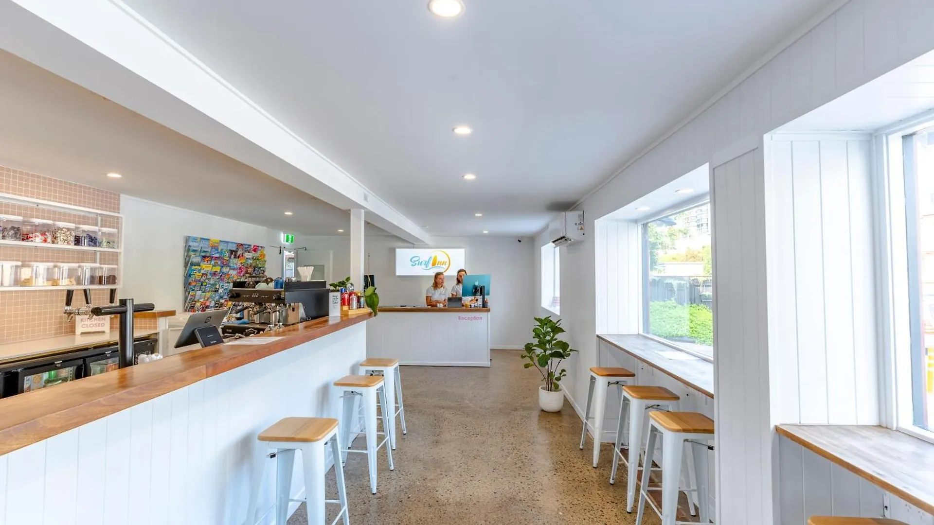 Surf Inn Boutique Backpackers - Free Breakfast Gold Coast
