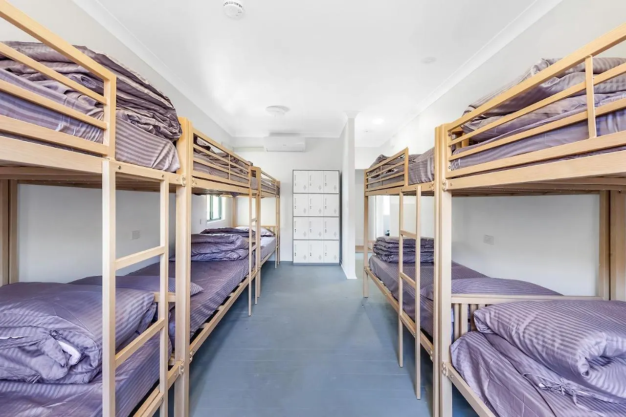 Hostel Surf Inn Boutique Backpackers - Free Breakfast Gold Coast