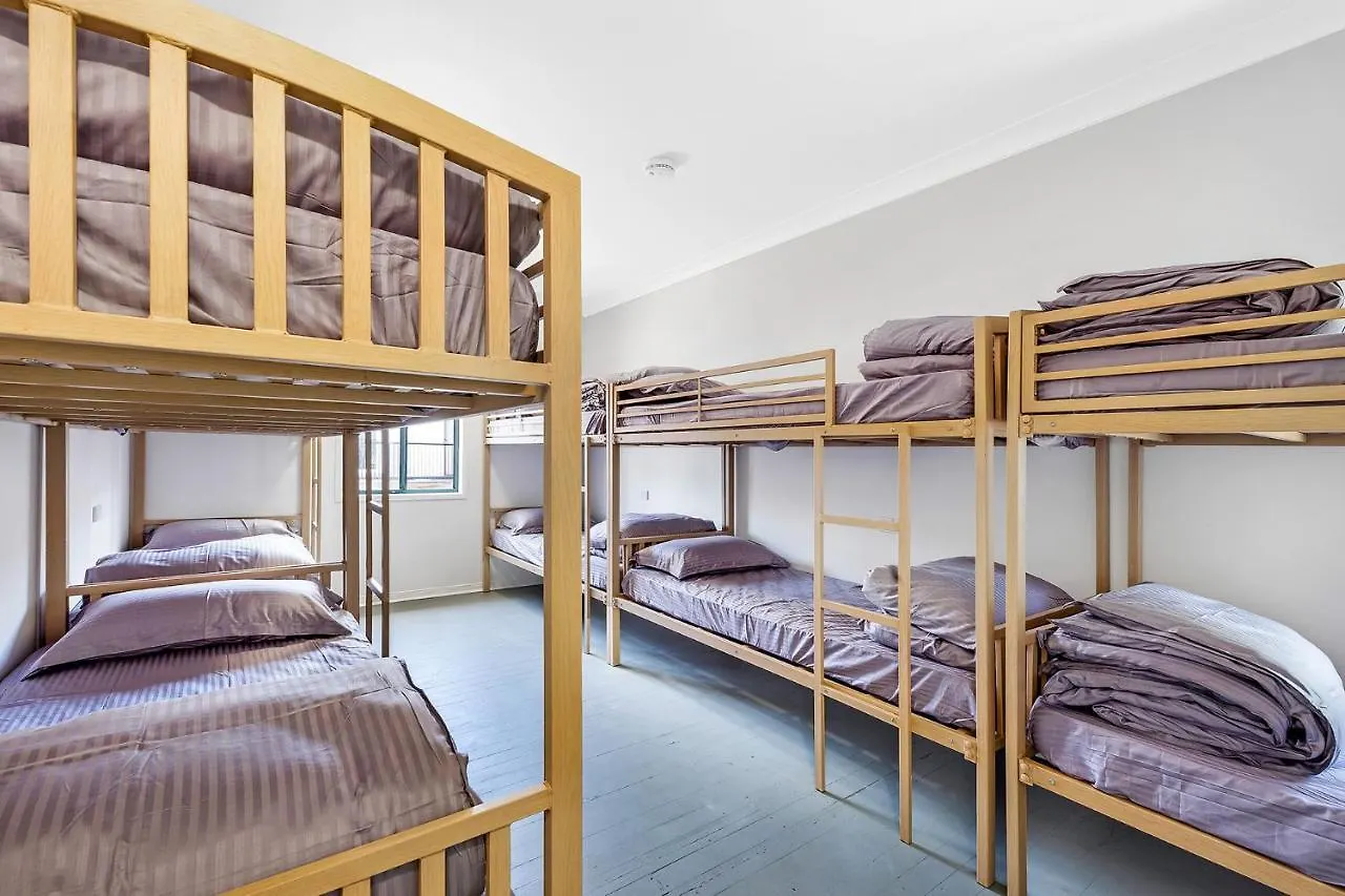 Hostel Surf Inn Boutique Backpackers - Free Breakfast Gold Coast