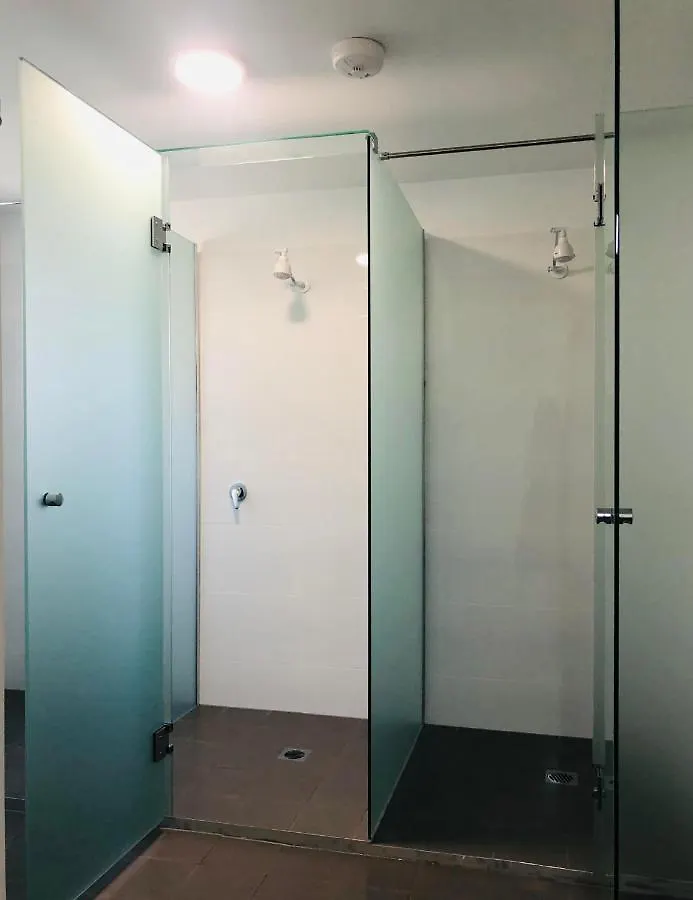 Hostel Surf Inn Boutique Backpackers - Free Breakfast Gold Coast